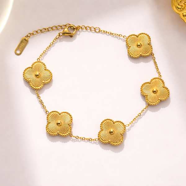 Elegance Golden Clover Bracelet